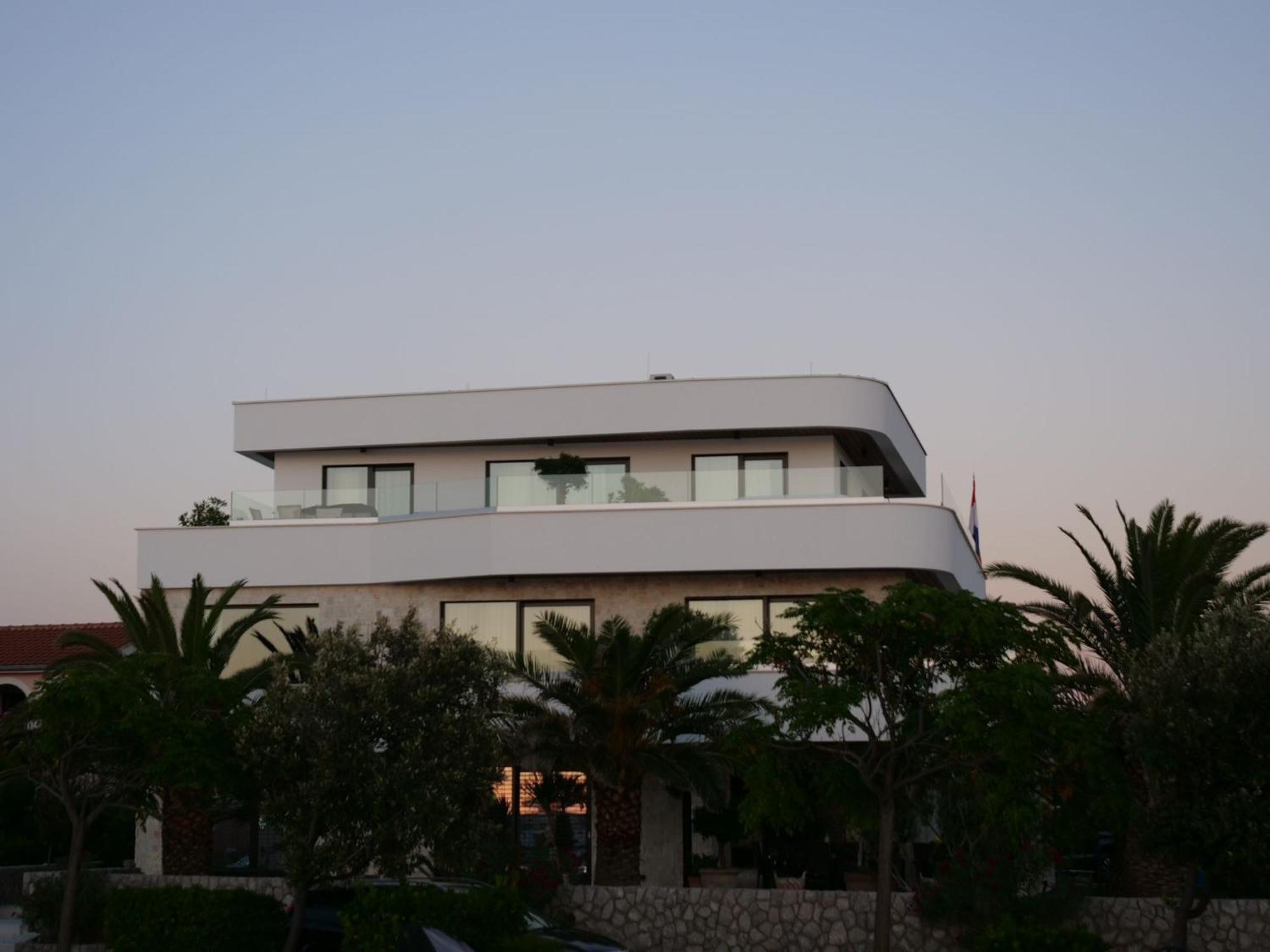 Apartments Dernaj Vir Bagian luar foto